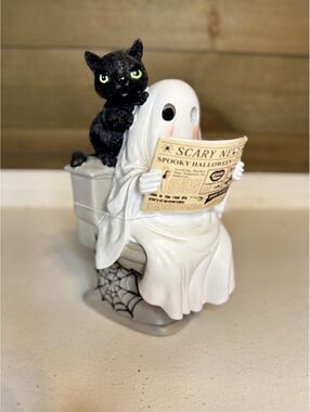 Halloween Ghost & Black Cat Light-Up Figurine – Color Changing